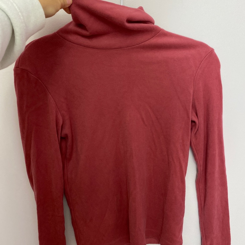 Uniqlo Turtleneck Shirt - Picture 2 of 3